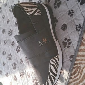 MICHAEL KORS sneakers cheeta print and black size 10